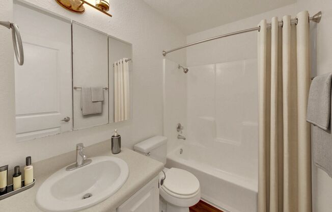 1 bed, 1 bath, 592 sqft, $1,950, Unit 4
