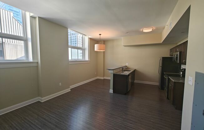 1 bed, 1 bath, 670 sqft, $1,650, Unit 401