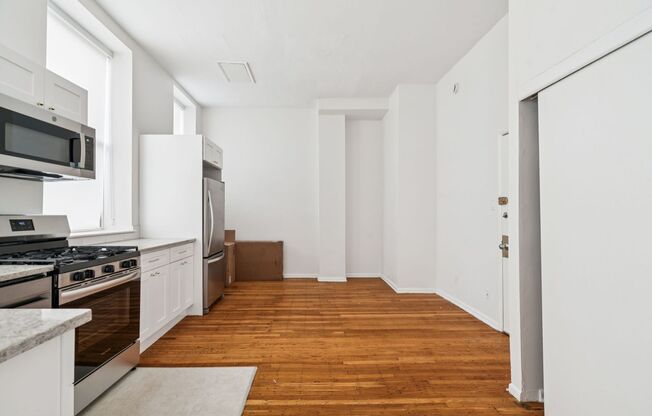 1 bed, 1 bath, 410 sqft, $1,825, Unit 204