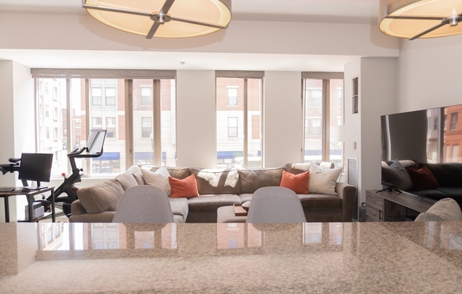 1 bed, 1 bath, 829 sqft, $4,300, Unit 210