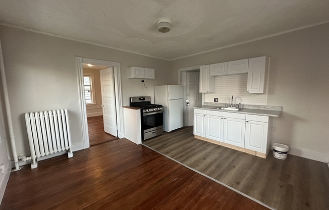 1 bed, 1 bath, 600 sqft, $1,900, Unit 4