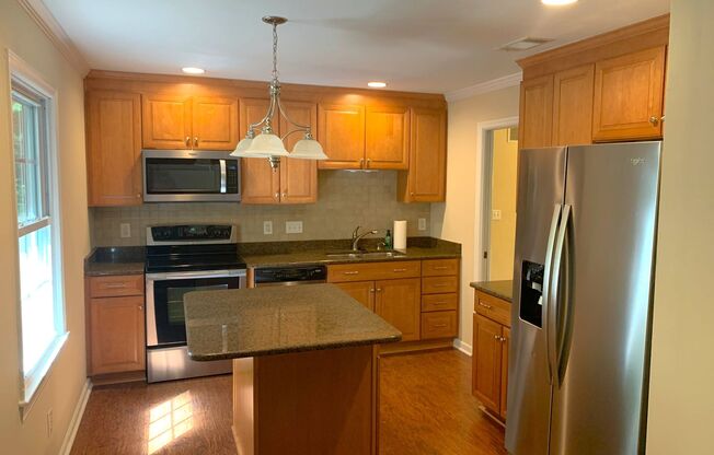 Charming 2 Story home located in the Country Place Subdivision in Matthews NC!