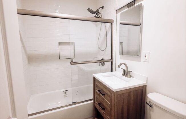 2 beds, 1 bath, 825 sqft, $2,650, Unit C