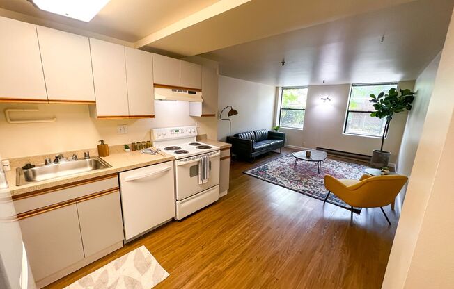 2 beds, 1 bath, 788 sqft, $2,395, Unit 102