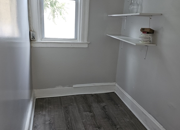 51 RUTLEDGE AVE