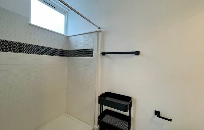 Studio, 1 bath, 275 sqft, $1,350, Unit 504