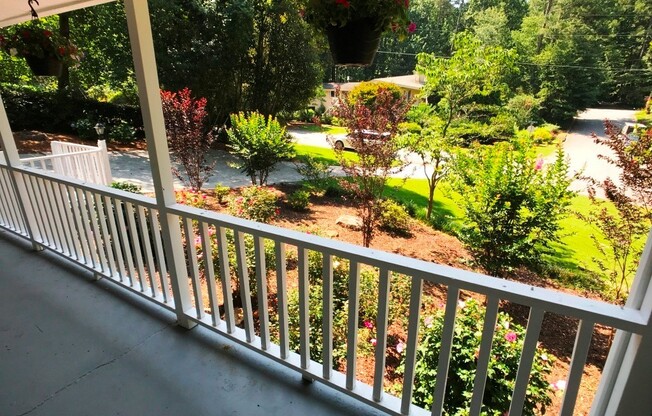 Beautiful renovated Walton HS split level home!
