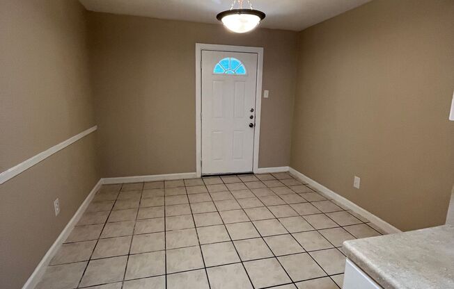 3 beds, 2 baths, 1,056 sqft, $1,940, Unit 1088