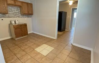 3 beds, 2 baths, $995