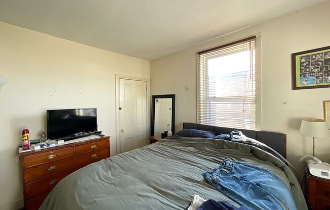 2 beds, 1 bath, $1,795, Unit Unit 3