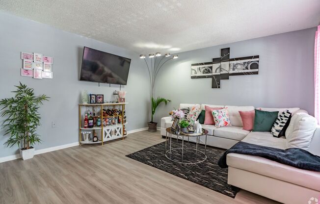 2 beds, 1 bath, 950 sqft, $1,150, Unit 9b-167