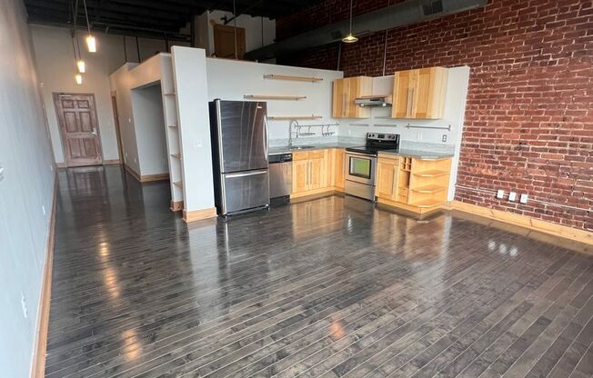 Studio, 1 bath, 442 sqft, $1,240, Unit 352