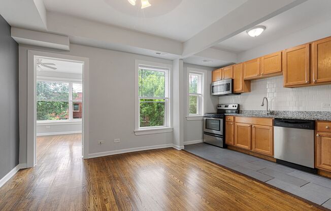 3 beds, 1 bath, 632 sqft, $2,350, Unit 1456-208