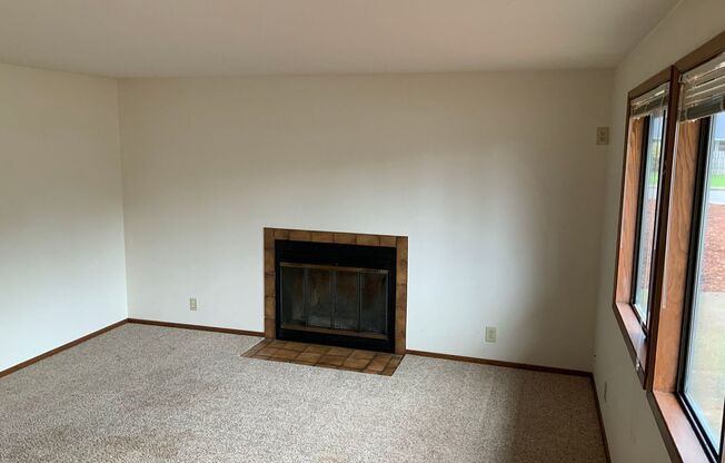 2 Bedroom Duplex in Cal Young Neighborhood