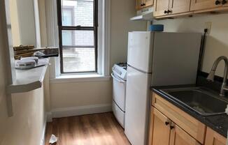 1 bed, 1 bath, $2,400, Unit 25