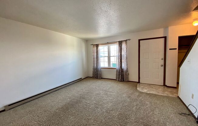 3 beds, 1 bath, $1,300