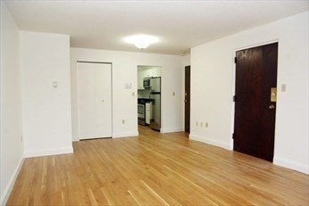 1 bed, 1 bath, 650 sqft, $2,500, Unit 611
