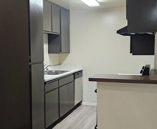 2 beds, 2 baths, 900 sqft, $2,600, Unit 230