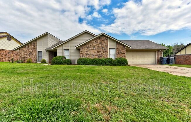 7621 DORIS PL