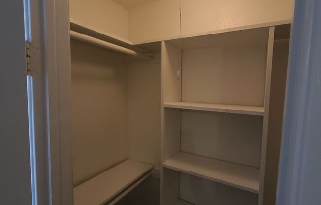 2 beds, 2 baths, 985 sqft, $1,275, Unit 905