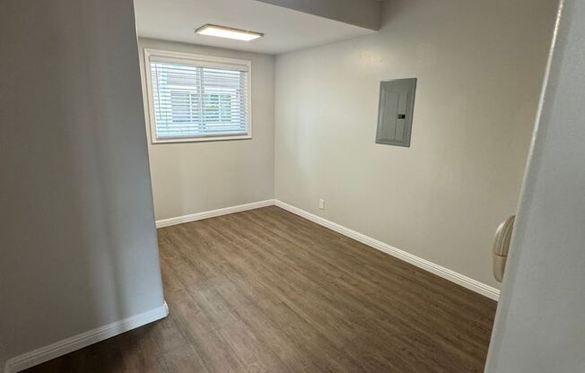 2 beds, 1 bath, 667 sqft, $2,700, Unit B