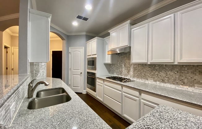 23834 STATELY OAKS