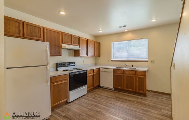 4 beds, 2 baths, 2,000 sqft, $1,840, Unit 930