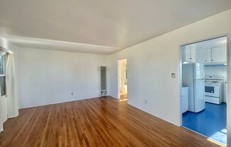 2 beds, 1 bath, $3,495