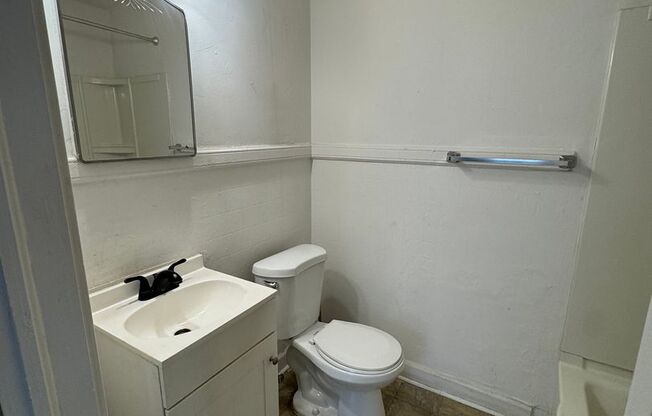 1 bed, 1 bath, $995, Unit 303