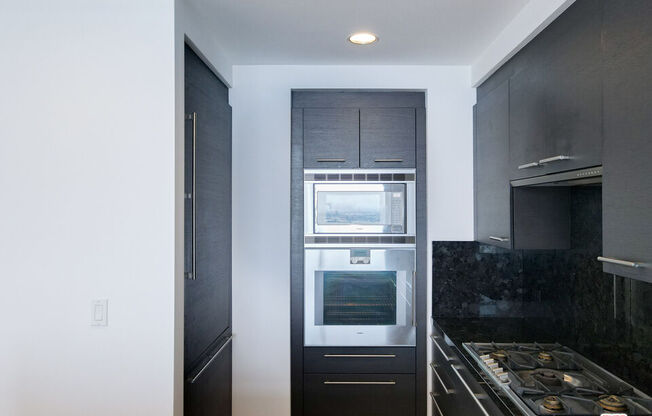 1 bed, 1.5 baths, 1,150 sqft, $5,500, Unit 41E