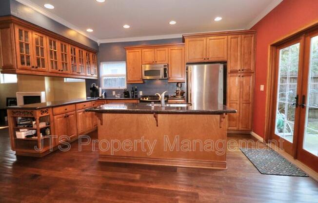 3657 24 ST