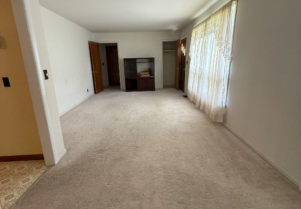 490 SUNLINER DR