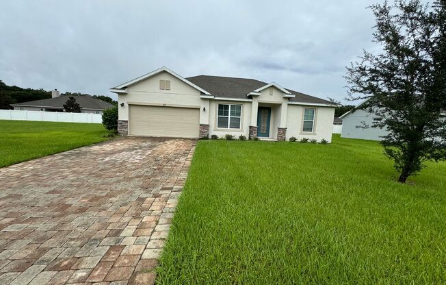 Charming 3-Bedroom, 3-Bath Home with Modern Features