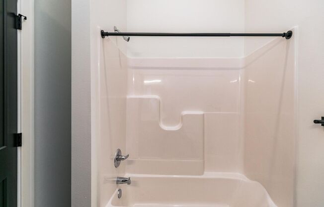 2 beds, 1 bath, 985 sqft, $1,150, Unit Dows Building - 314