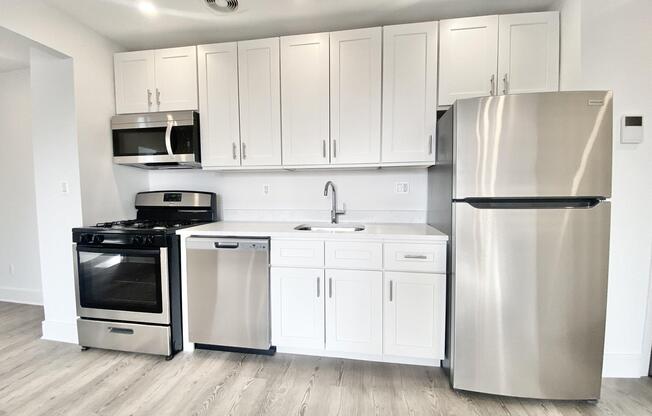 2 beds, 2 baths, $7,495, Unit 11B