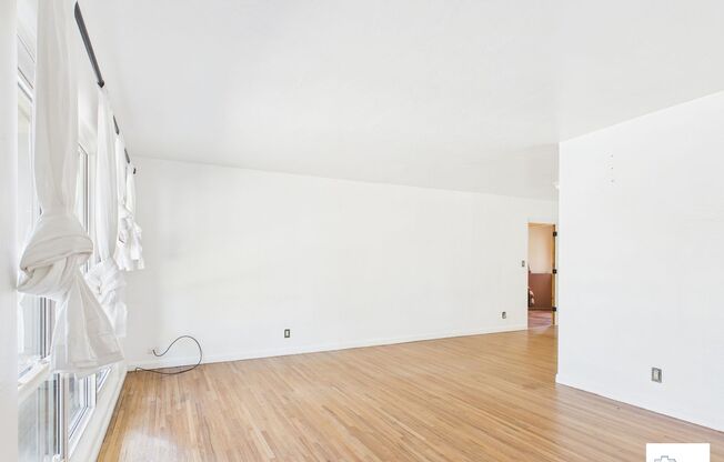 Northside Single Family Home with Ample Space Available Now!