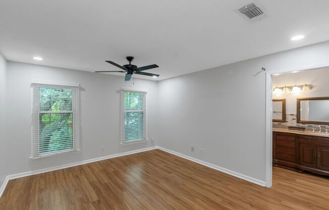 3 beds, 2 baths, $2,800