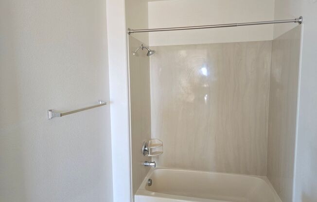 2 beds, 2 baths, $1,600, Unit UNIT 332