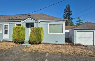 Charming 2 Bedroom Duplex