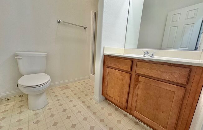 BEAUTIFUL 4 BEDROOM HOME IN GUARD GATED COMMUNITY!