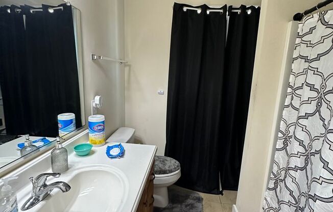 2 beds, 1 bath, $1,250, Unit Apt. D