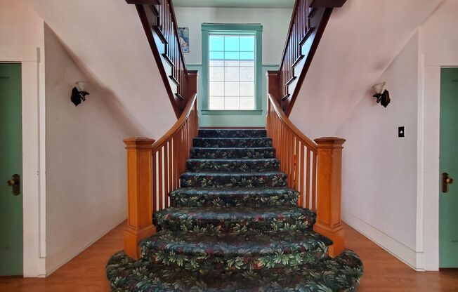 442 8th Street