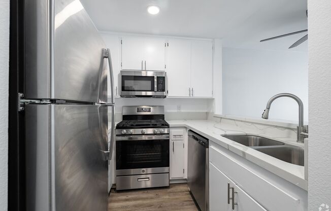 1 bed, 1 bath, 695 sqft, $1,798, Unit 112