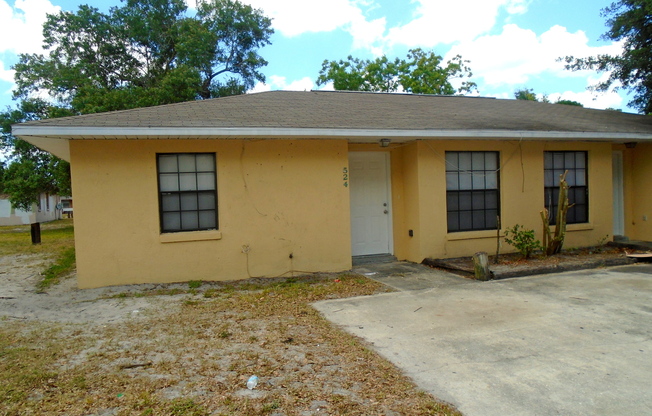 Spacious 2BR/1BA Unit Available !