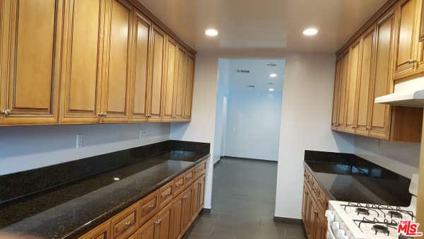 15746 MAGNOLIA
