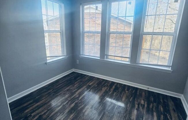 2 beds, 2 baths, 1,020 sqft, $1,195, Unit 221