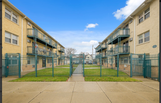 3731-3733 W 63rd (West Lawn)