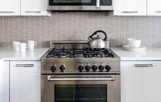 Studio, 1 bath, 564 sqft, $4,450, Unit 11-J