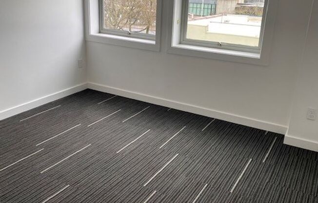 2 beds, 2 baths, 963 sqft, $1,979, Unit 402