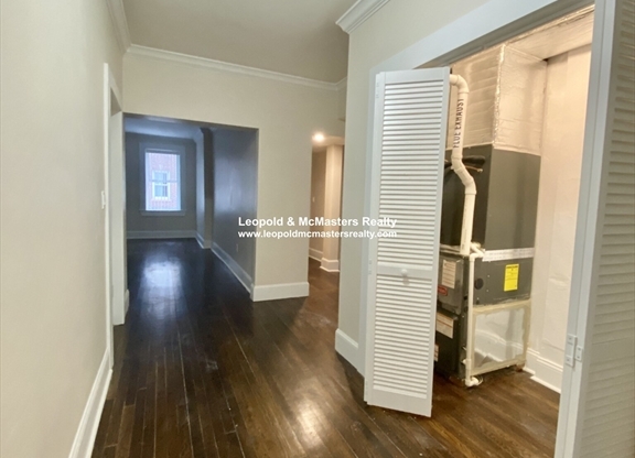 3 beds, 1 bath, 1,372 sqft, $4,600, Unit 3